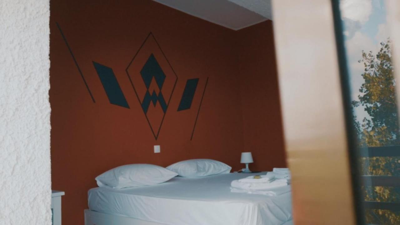 The Bongos - Socially Conscious Rooms, Part Of The Room Rate Goes To Charity Platanés エクステリア 写真